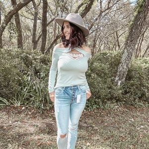 Cross cross top in sage